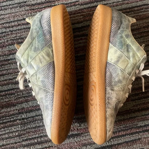 Stylish Camouflage Sneakers with Gum Sole( Maison Margiela Reptile Skin)
