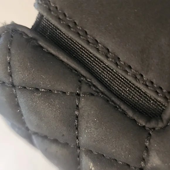 Sugar Kallie2 Black Quilted Slip-On Sneakers Women's Size 8.5