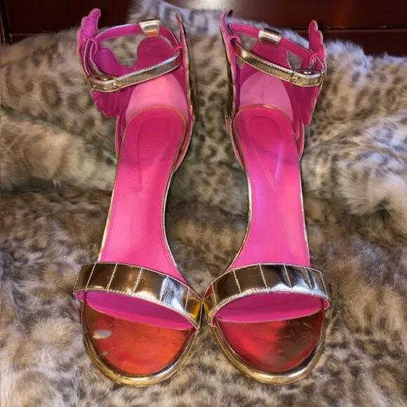 Sz 40 OSCAR TIYE Gold Malikah Mirrored Leather Wing Heeled Sandals