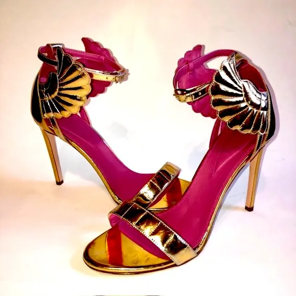 Sz 40 OSCAR TIYE Gold Malikah Mirrored Leather Wing Heeled Sandals