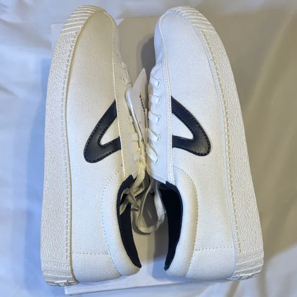 Sz 9.5 Tretorn White and Navy Sneakers
