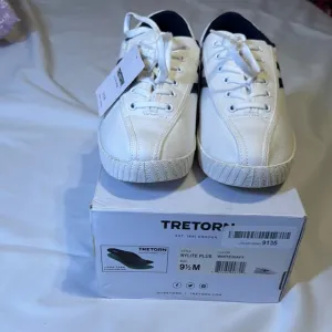 Sz 9.5 Tretorn White and Navy Sneakers