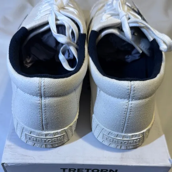 Sz 9.5 Tretorn White and Navy Sneakers