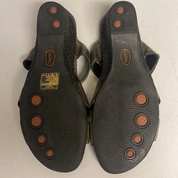 TAOS Tender Wedge Bronze Sandal Shoes Size 10