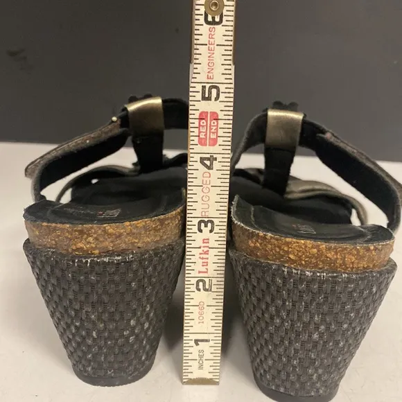 TAOS Tender Wedge Bronze Sandal Shoes Size 10