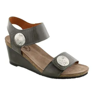 Taos Womans 10 Carousel 2 Wedge Sandal Leather COMFORT Walking Shoes Pewter Gray