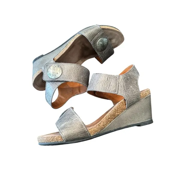 Taos Women’s Carousel 3 Wedge Sandals