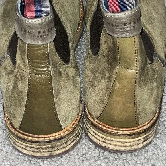 TED BAKER Bronzo Suede CHELSEA BOOTS BOOTIES SHOES Crepe Outsoles -EUC - 10.5