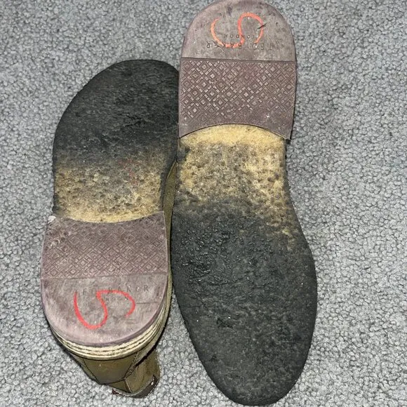 TED BAKER Bronzo Suede CHELSEA BOOTS BOOTIES SHOES Crepe Outsoles -EUC - 10.5