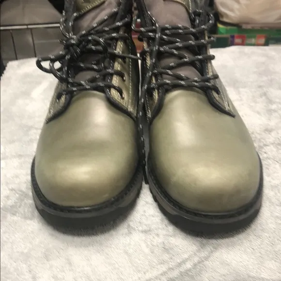 Territory Boots Black and Gray Durable Ankle Boots with Traction Sole