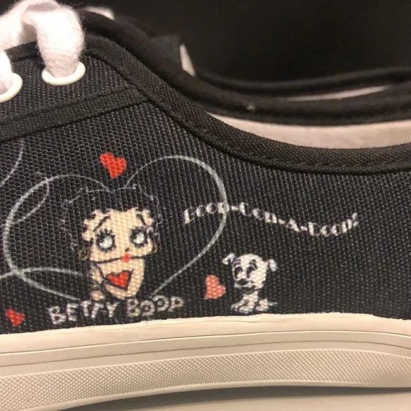 The Bradford Exchange Sneakers/ Betty Boop