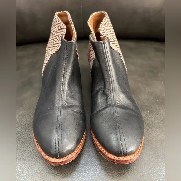 The Root Collective Blythe Sustainable and Fair Trade ankle boots! Size 6.‎