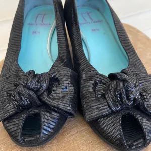 Thierry Rabotin Zinnia Peep Toe Pumps Low Heel Shoes Women's Size 6 (EU 36.5)
