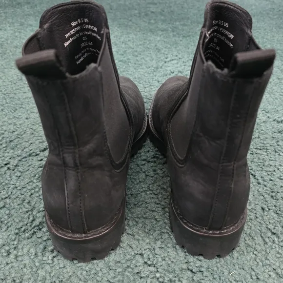 Thursday Boot Company Women's 9.5 Matte Leather Chelsea Boots Slip On Durable
