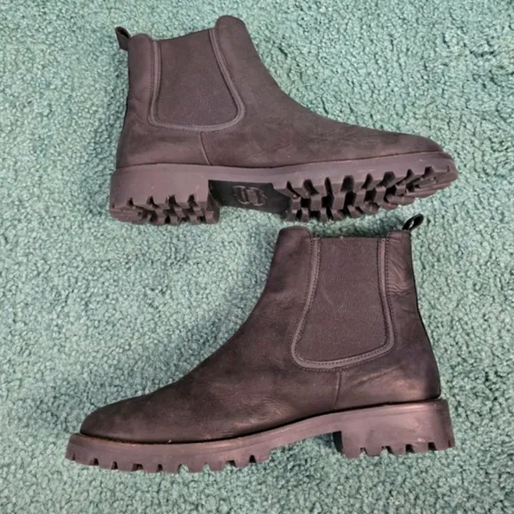 Thursday Boot Company Women's 9.5 Matte Leather Chelsea Boots Slip On Durable