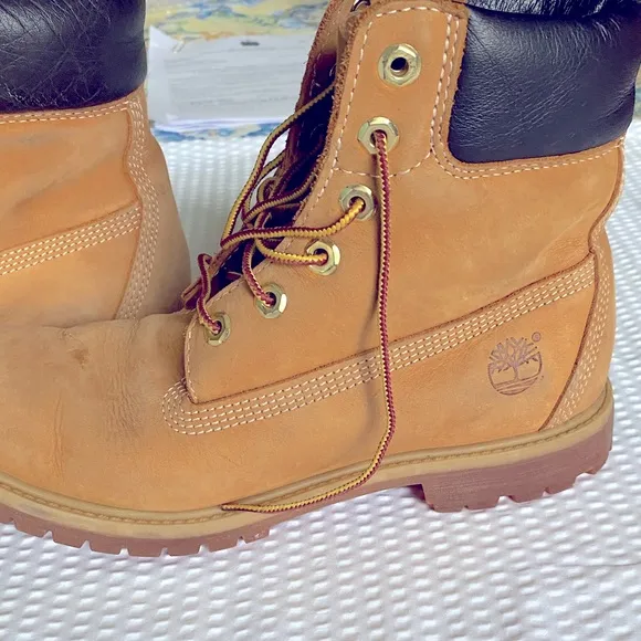 Timberland Tan and Black Boots Nubuck Leather 10