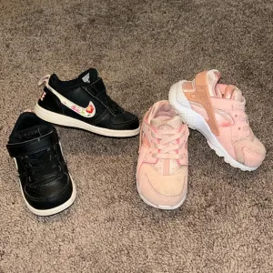 Toddler girl size 6 Nike floral court boroughs and size 7 Nike huaraches bundle