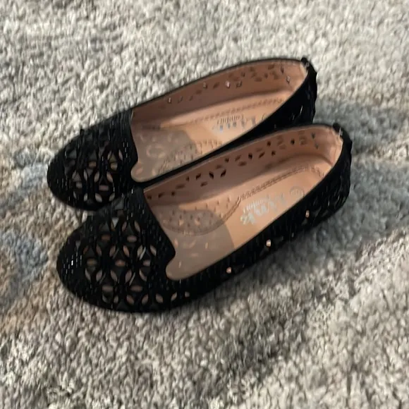 Toddlers sz9 lot of 3 shoes slippers