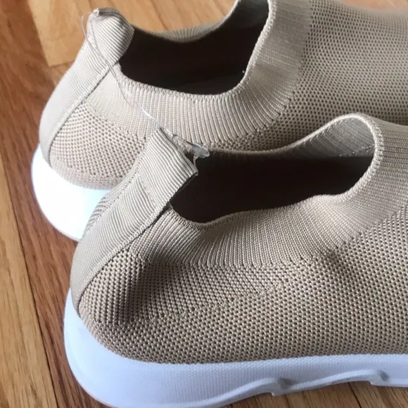Tommy Bahama women khaki mesh slip on Sneakers.