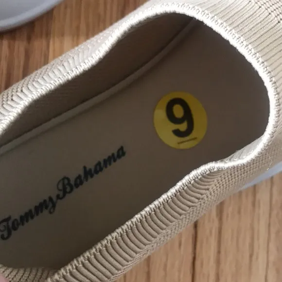 Tommy Bahama women khaki mesh slip on Sneakers.