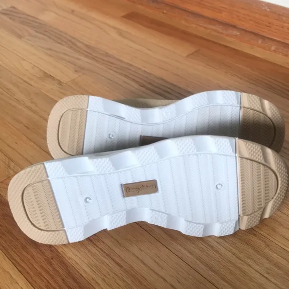 Tommy Bahama women khaki mesh slip on Sneakers.