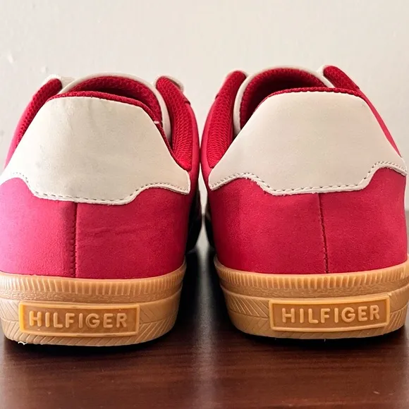 Tommy Hilfiger Women’s Casual Lace-up Sneakers