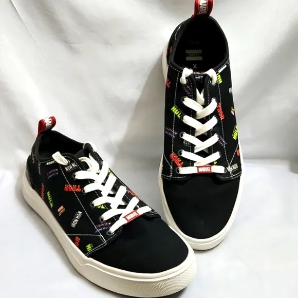TOMS Marvel Superheros Multicolored sneakers (mens size 10.5)