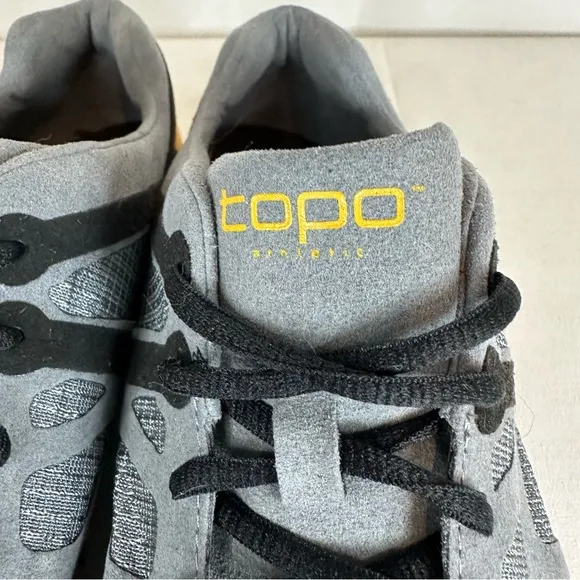 TOPO Men’s Size 9.5 Athletic Shoes Running Style Toe Mesh Lightweight Athletic