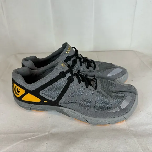 TOPO Men’s Size 9.5 Athletic Shoes Running Style Toe Mesh Lightweight Athletic