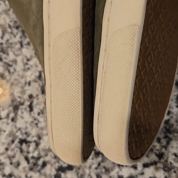 TORY BURCH JESSIE OLIVE GREEN SUEDE SLIP- ON SNEAKER. SIZE 8.5.