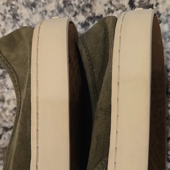 TORY BURCH JESSIE OLIVE GREEN SUEDE SLIP- ON SNEAKER. SIZE 8.5.