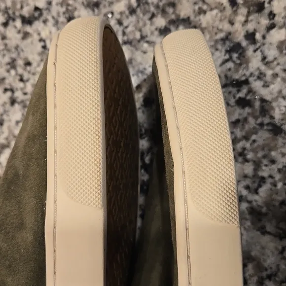 TORY BURCH JESSIE OLIVE GREEN SUEDE SLIP- ON SNEAKER. SIZE 8.5.