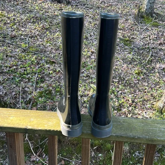 Tory Burch Logo Rain Boots