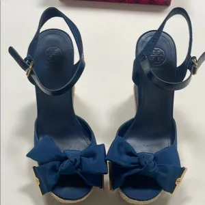 Tory Burch Navy Blue Bow wedge Sandals size 8