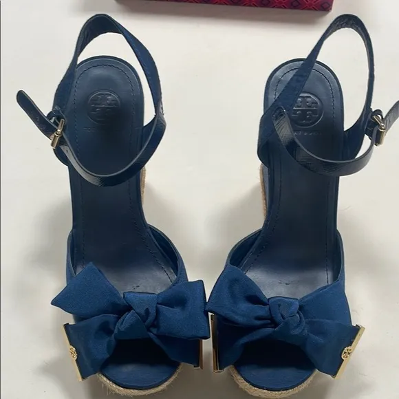 Tory Burch Navy Blue Bow wedge Sandals size 8