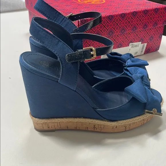 Tory Burch Navy Blue Bow wedge Sandals size 8