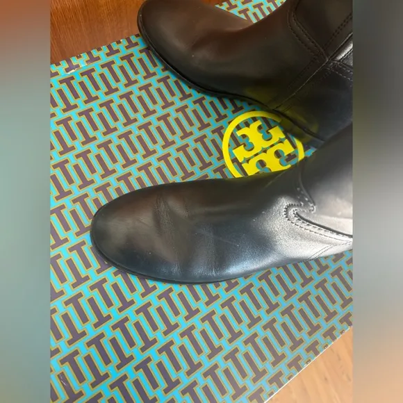 Tory Burch Perfect Black Double T Riding Boot Vachetta Leather Size 6