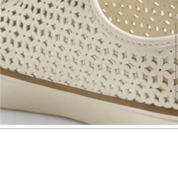 Tory Burch Size 8 1/2 White Lace-Up Sneakers