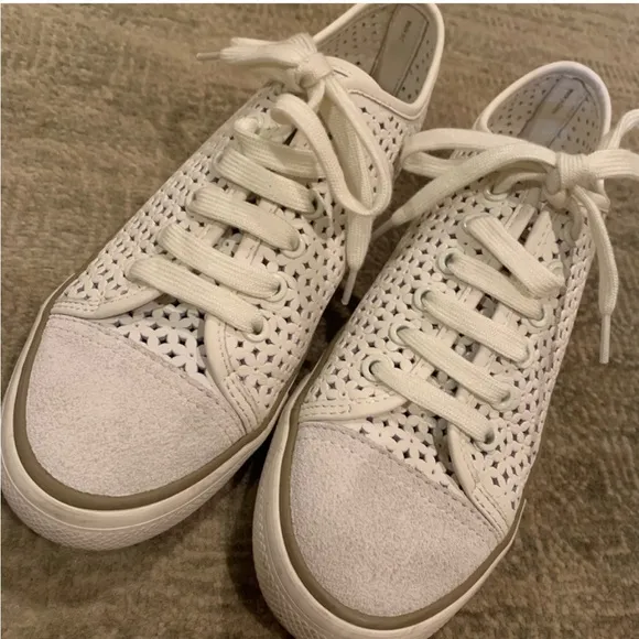 Tory Burch Size 8 1/2 White Lace-Up Sneakers