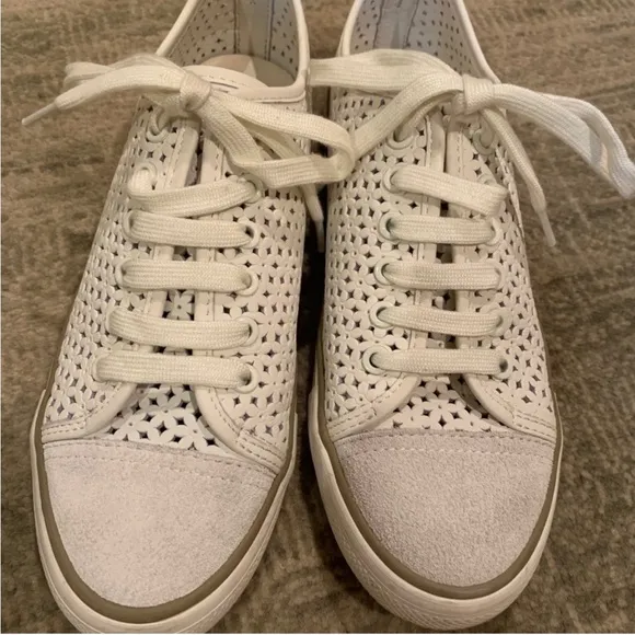 Tory Burch Size 8 1/2 White Lace-Up Sneakers