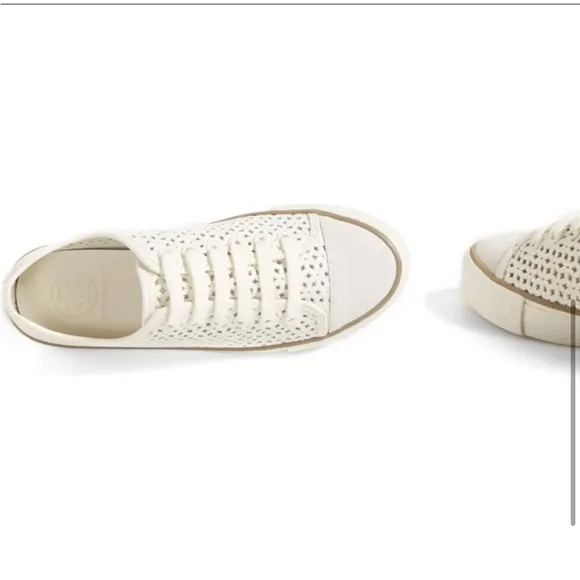 Tory Burch Size 8 1/2 White Lace-Up Sneakers