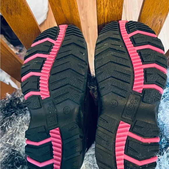 Totes Jaclyn slip on girls winter boots
