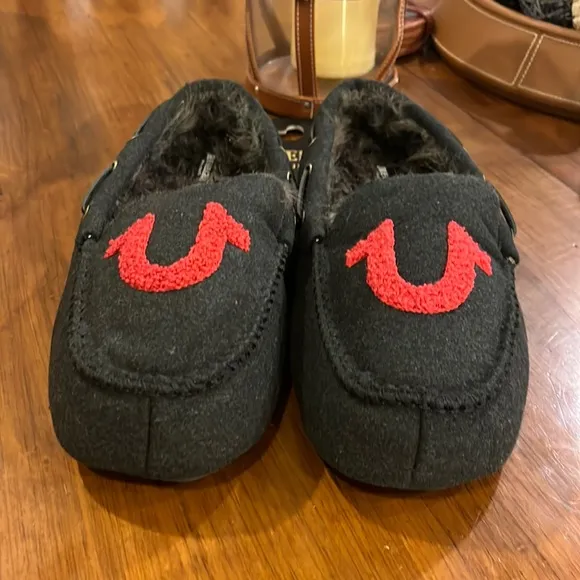 True Religion Men’s Slippers House Shoes new black multiple sizes available