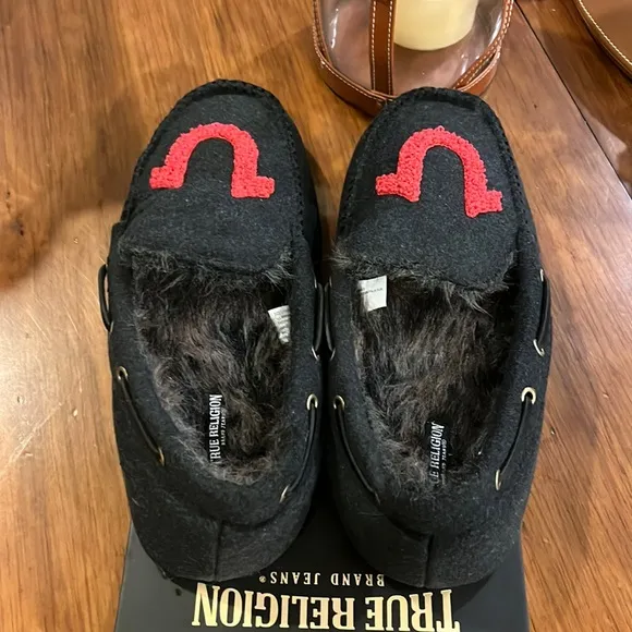 True Religion Men’s Slippers House Shoes new black multiple sizes available