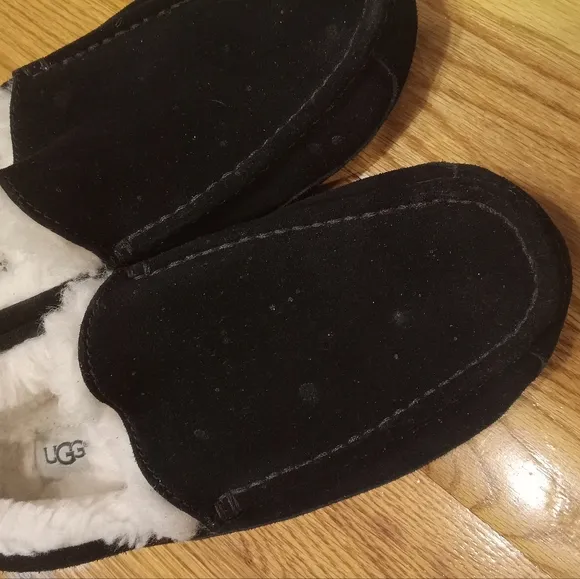 UGG 1101110 Men's Ascot Black Sheepskin Suede Slippers Moccasin‎ Shoes Size 9