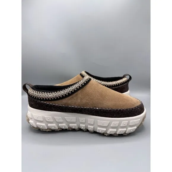 UGG All Gender Venture Daze Slip-On Shoes, Size 12 Men’s/13 Women’s