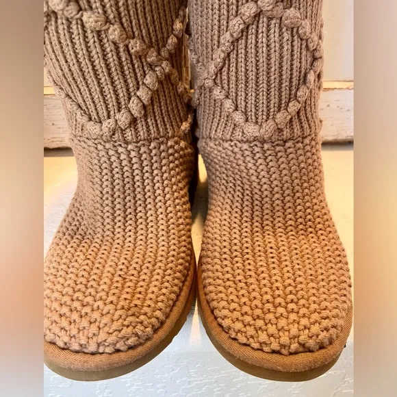 UGG ARGYLE KNIT SWEATER STYLE PULL ON BOOTS