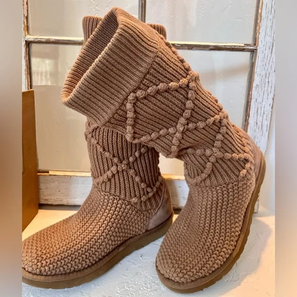 UGG ARGYLE KNIT SWEATER STYLE PULL ON BOOTS