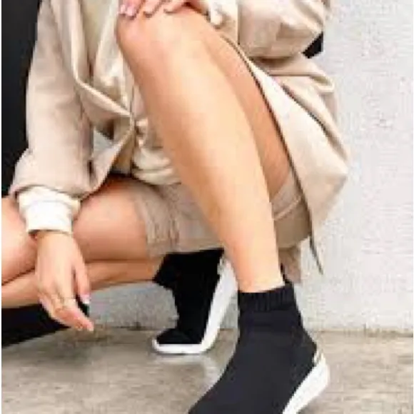 UGG Australia Griffith Black Wool Slip On Sneakers