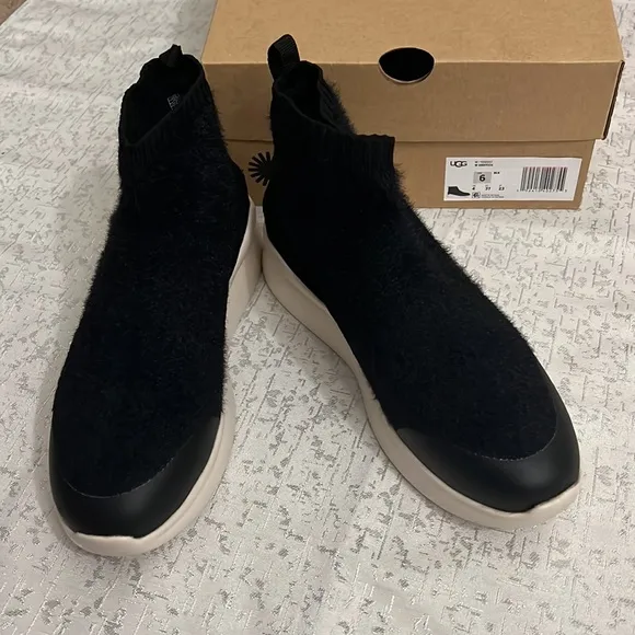 UGG Australia Griffith Black Wool Slip On Sneakers